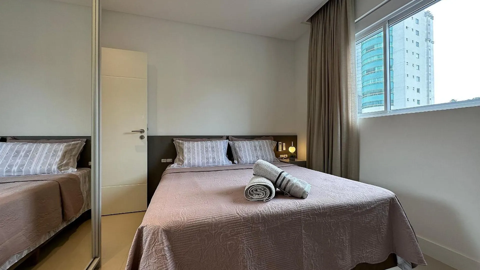 Lägenhet Ca01- 4 Suites| Alto Padrao | 2 Garagens| Churrasq Balneário Camboriú